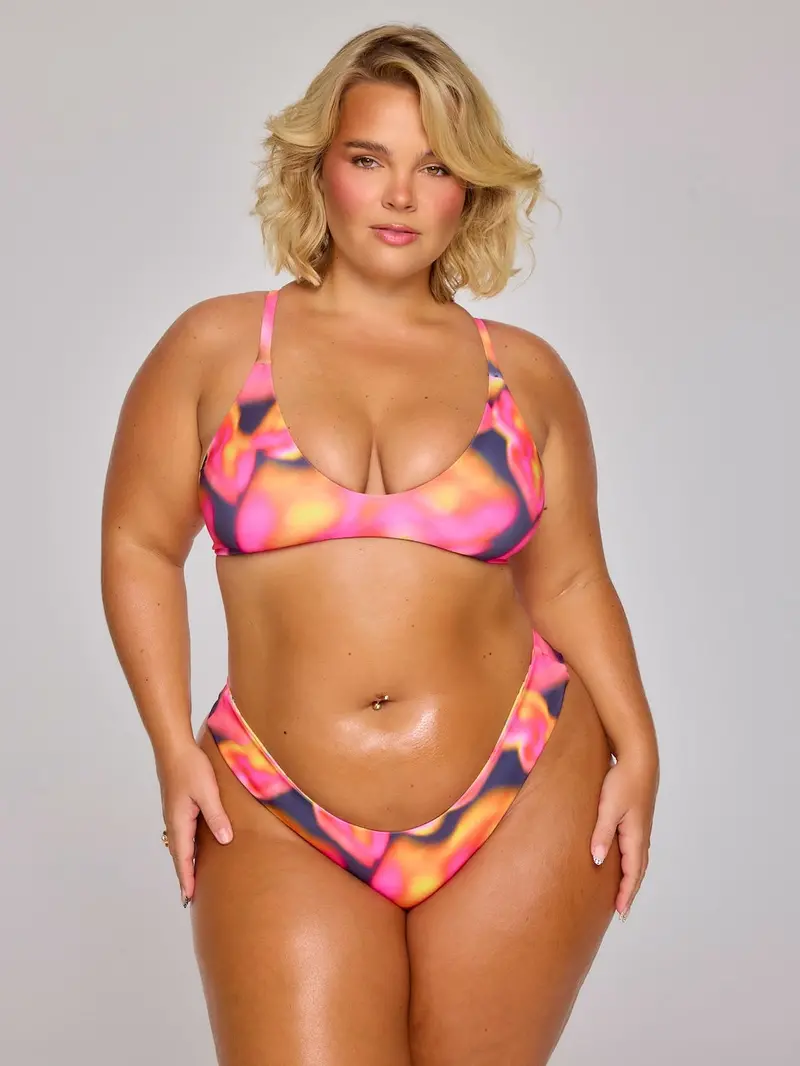 Calypso V-Neck Bottom 1