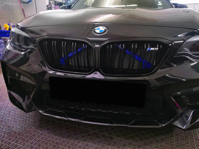 Emblex V-Brace Grille Trim – Blue Accent For Bmw F80 M3, F82 M4 & F87 M2 Competition 1