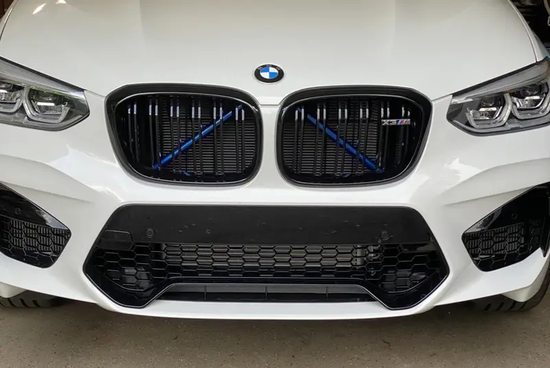 Emblex V-Brace Grille Trim – Blue Accent For Bmw G-Series & F90 M5/G30 5 Series 1