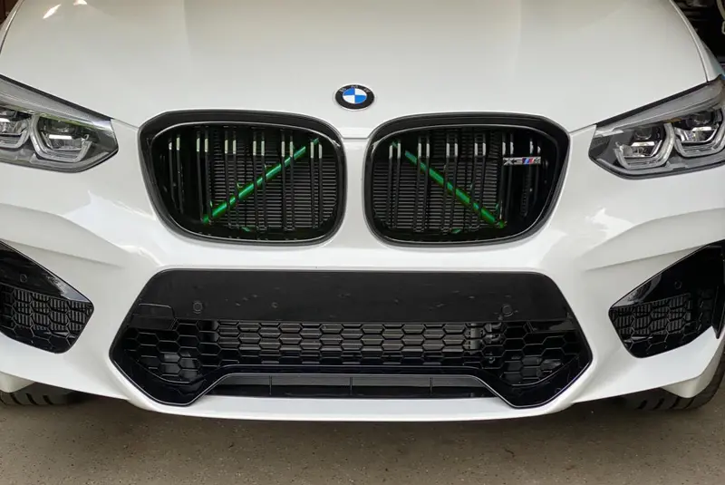 Emblex V-Brace Grille Trim – Green Accent For Bmw G-Series & F90 M5/G30 5 Series 1