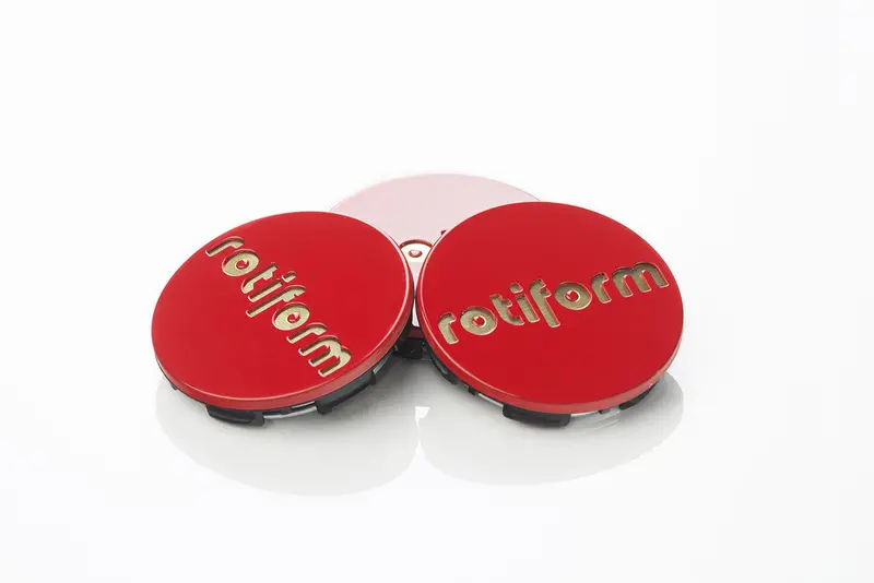 Rotiform Limited-Edition Red Centre Cap With Gold Logo Accent 1